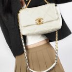 [Early Spring Series] CHANEL Chanel Chanel 19Bag Diamond Flap Leather Chain Chain Sheepskin Handheld Shoulder Crossbody Bag Regular Women's White - Image 8