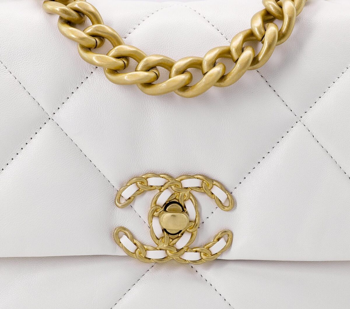 [Early Spring Series] CHANEL Chanel Chanel 19Bag Diamond Flap Leather Chain Chain Sheepskin Handheld Shoulder Crossbody Bag Regular Women's White - Image 11
