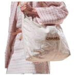 CHANEL 22Bag Gold Logo Diamond Plaid Leather Chain Chain Shoulder Strap Super Large Capacity Sloossed Calfskin Tote Bag Shopping Bag Handbag Crossbody Shoulder Bag Small Size Women's White - Image 5